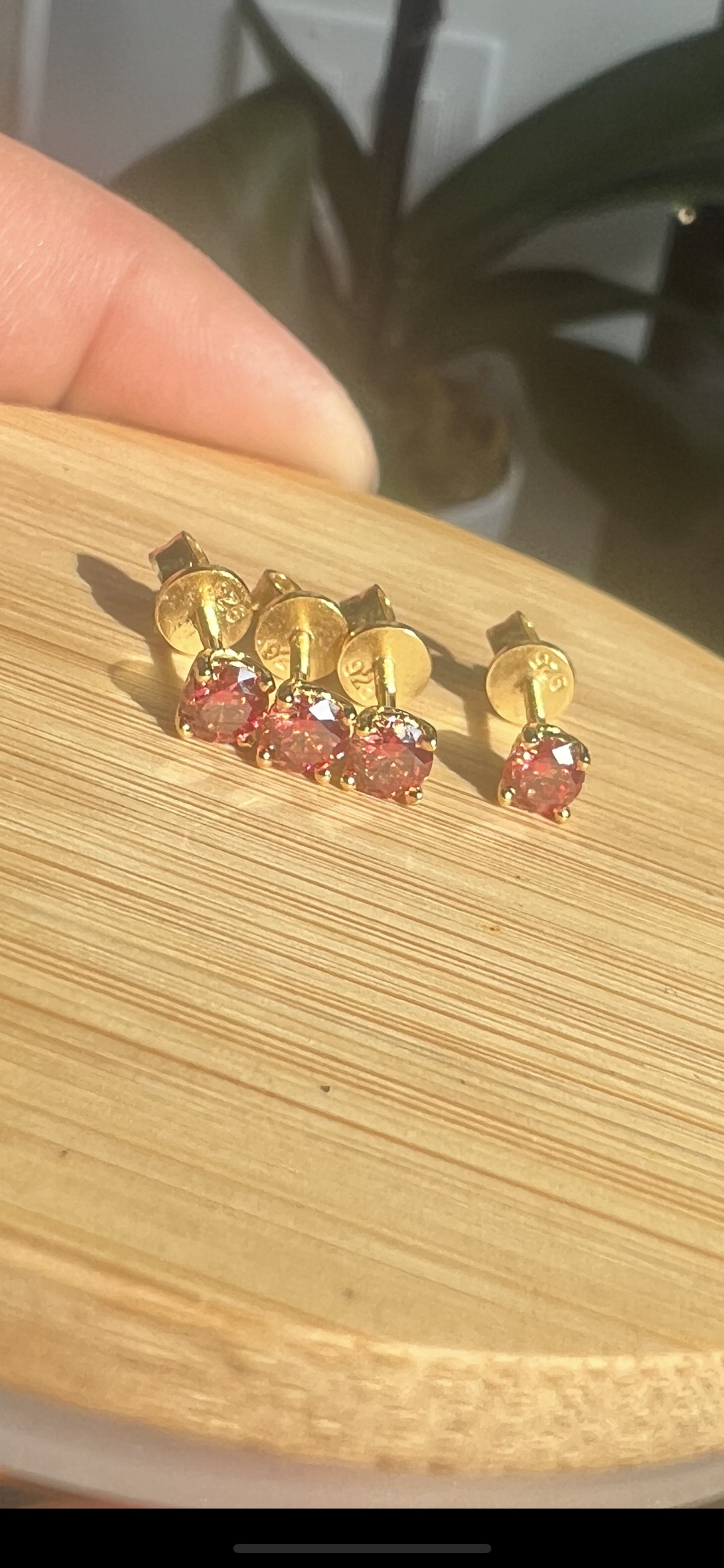 4MM .60CT RED DIAMOND VVS1 EARRINGS
