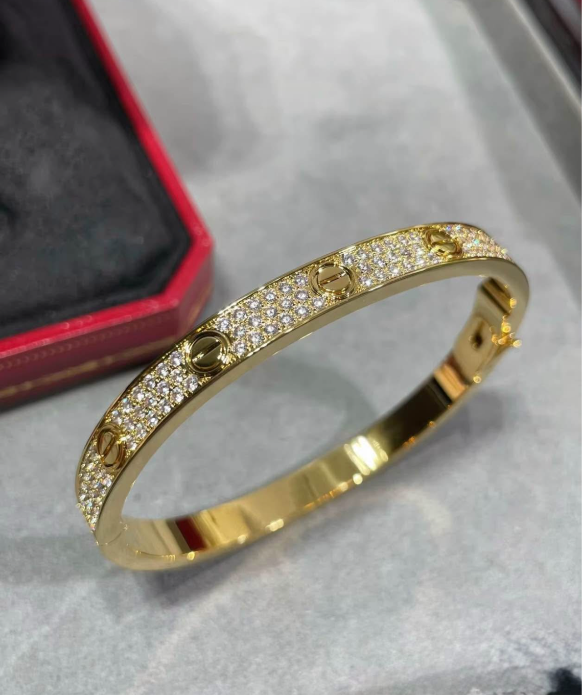 AMOR VVS1 BANGLE BRACELET