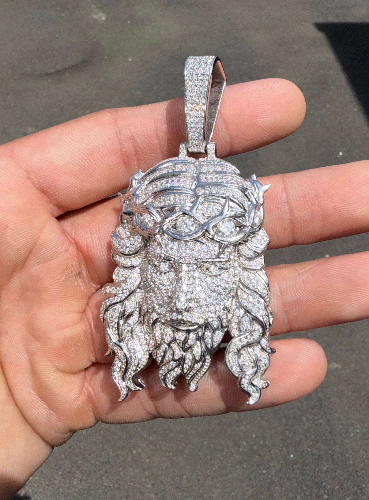 6CT VVS1 ULTIMATE JESUS PIECE PENDANT