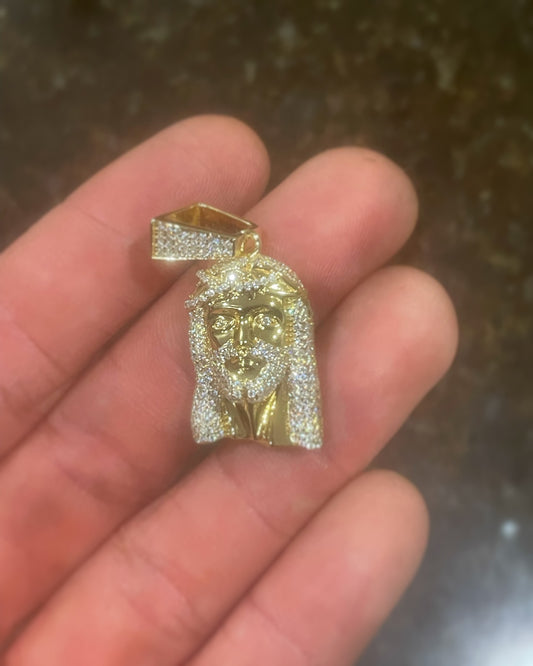 1.4CT VVS1 JESUS PIECE