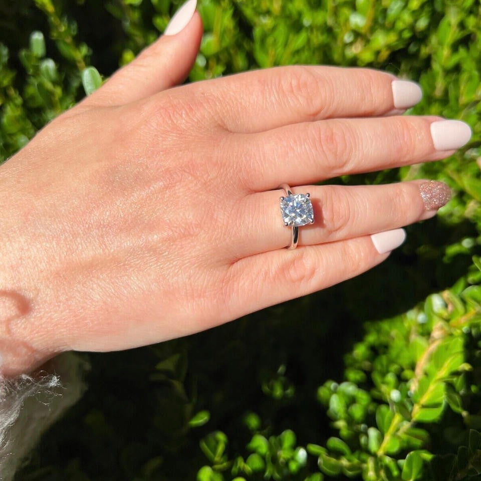 3CT VVS1 STONE WOMENS CUSHION CUT RING