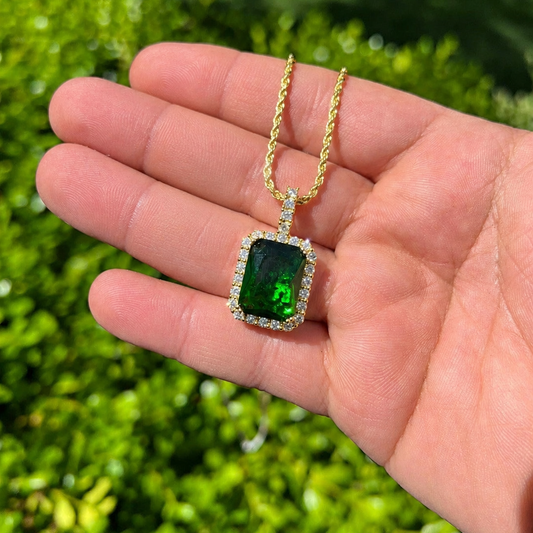 1.2CT VVS1 EMERALD GEMSTONE PENDANT SET